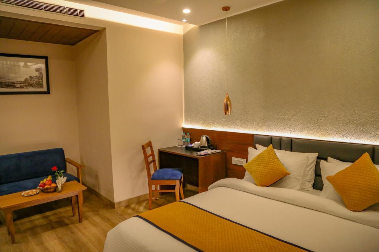 Four Leaf Hotel - Sapphire Blue, Varanasi Exterior foto